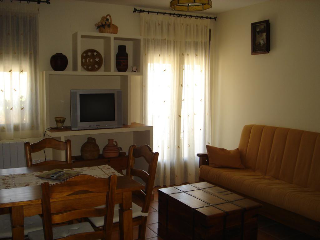 Apartamentos Serrano Ribatajada Zewnętrze zdjęcie