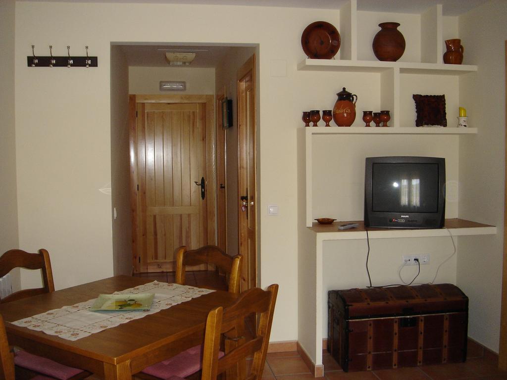 Apartamentos Serrano Ribatajada Zewnętrze zdjęcie